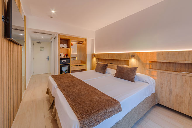superior double room of the hotel principe in playa de palma